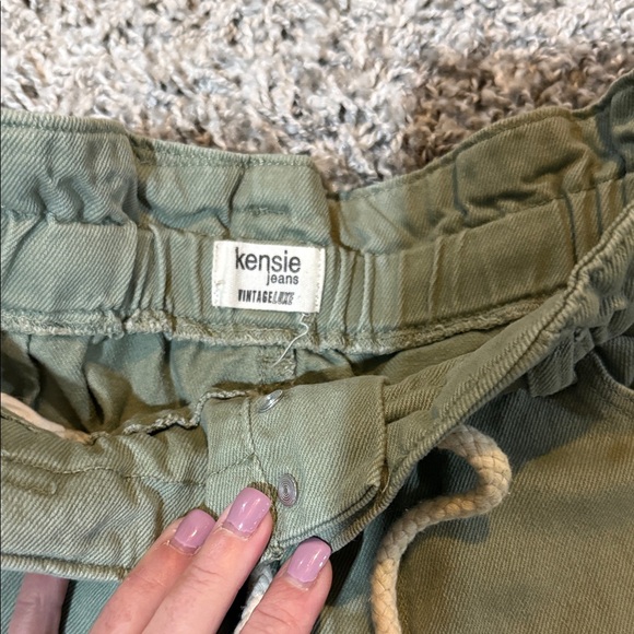 Kensie Light Olive High Waist Drawstring Cargo Ankle (?) Length - Picture 2 of 4